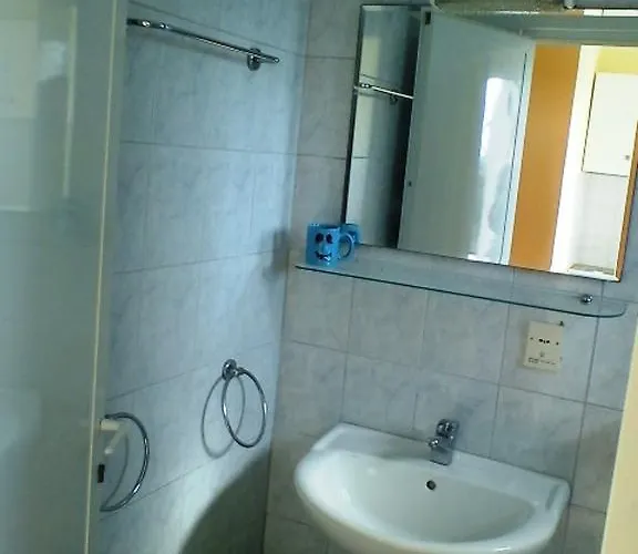 Sea View Apartment *