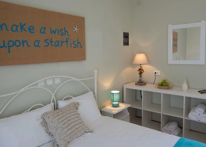 Sea View Apartment *